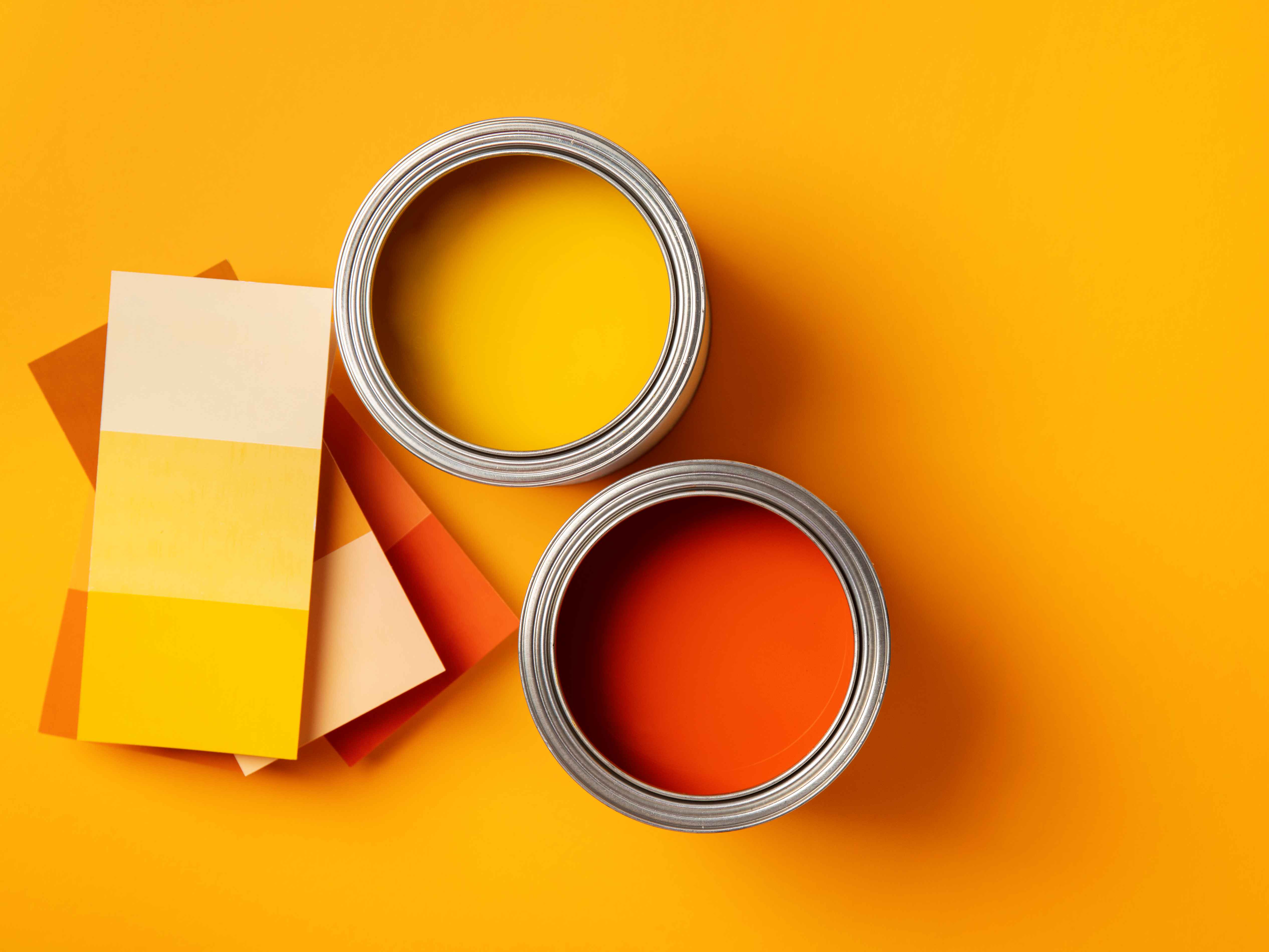 Fluorescent Paint vs Normal Paint: Why Pigment Powder Makes the Difference